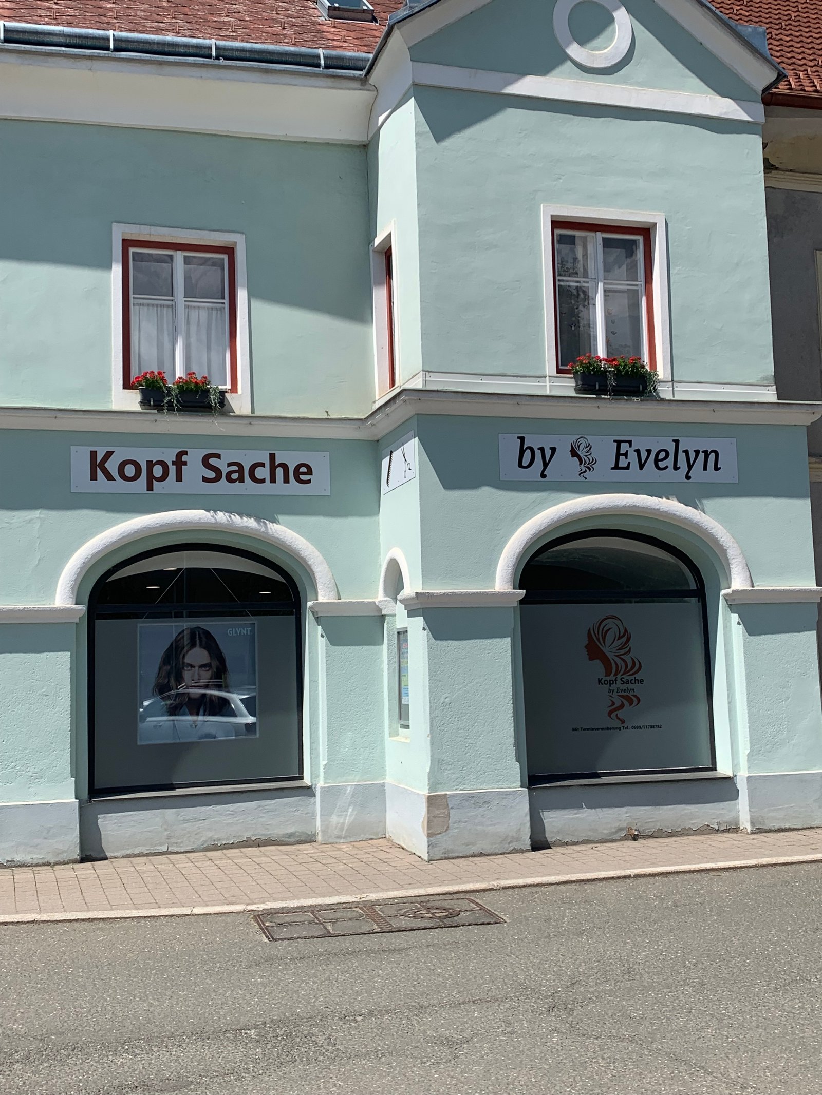 Kopf Sache by Evelyn – Außenansicht